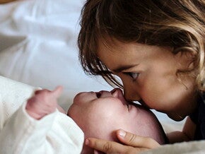Ter um segundo bebê? 7 dicas para ajudá-la a se preparar para o filho número dois Ter um segundo bebê? 7 dicas para ajudá-la a se preparar para o filho número dois