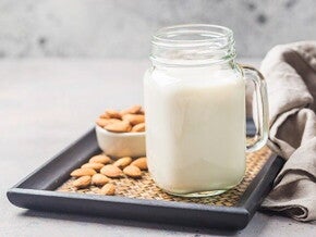 Leites vegetais ou leites orgânicos? Qual é o melhor para o meu bebê?