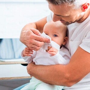 Gripe ou resfriado: saiba identificar e diferenciar as doenças mais comuns em bebês Gripe ou resfriado: saiba identificar e diferenciar as doenças mais comuns em bebês