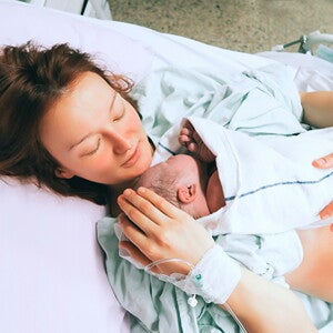 Hora dourada pós parto: o que é e quais os benefícios para a mãe e o bebê? Hora dourada pós parto: o que é e quais os benefícios para a mãe e o bebê?