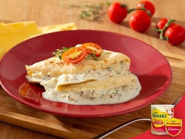 CREPE COM RECHEIO CREMOSO DE PALMITO COM NINHO FASES 1