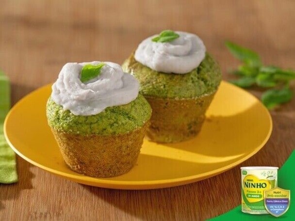 Muffin de Espinafre com Cobertura Cremosa com NINHO Fases 3+