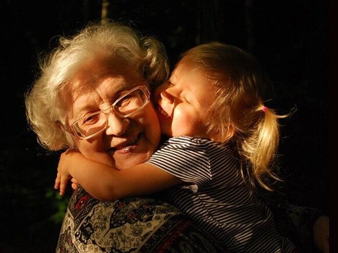 avó e bebê avó e bebê
