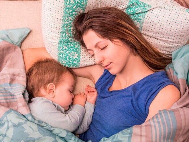 Cama compartilhada: quais os prós e contras desta prática com o bebê? Cama compartilhada: quais os prós e contras desta prática com o bebê?