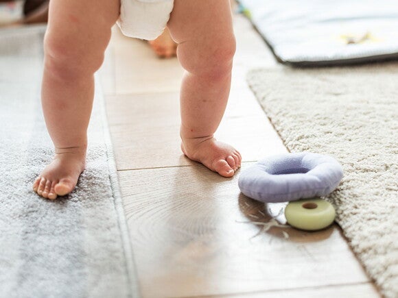 Dia Mundial da Obesidade: principais causas e como evitar pernas de bebê com sobrepeso